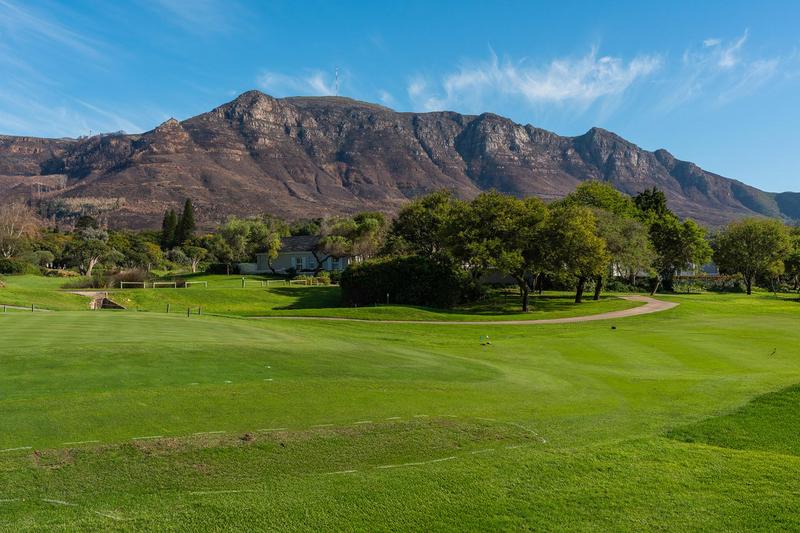 4 Bedroom Property for Sale in Steenberg Estate Western Cape